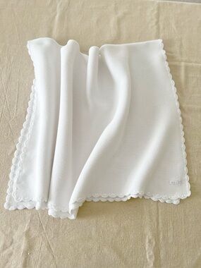 Jacadi Paris Scalloped Baby Blanket in White Cotton
